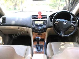 kibris-araba-com-kktc-araba-bayi-oto-galeri-satilik-arac-ilan-İkinci El 2005 Honda  Accord  2.0