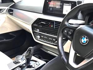 kibris-araba-com-kktc-araba-bayi-oto-galeri-satilik-arac-ilan-Plakasız 2 El 2017 BMW  5-Serisi  520d M Sport