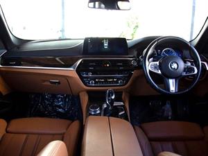 kibris-araba-com-kktc-araba-bayi-oto-galeri-satilik-arac-ilan-Plakasız 2 El 2018 BMW  5-Serisi  520d M Sport