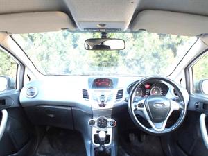 kibris-araba-com-kktc-araba-bayi-oto-galeri-satilik-arac-ilan-İkinci El 2012 Ford  Fiesta  1.25 Ghia