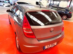 kibris-araba-com-kktc-araba-bayi-oto-galeri-satilik-arac-ilan-İkinci El 2011 Hyundai  I30  cw 1.6