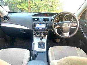 kibris-araba-com-kktc-araba-bayi-oto-galeri-satilik-arac-ilan-İkinci El 2011 Mazda  Axela  1.5