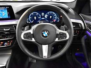 kibris-araba-com-kktc-araba-bayi-oto-galeri-satilik-arac-ilan-İkinci El 2019 BMW  5-Serisi  520d M Sport