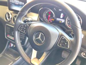 kibris-araba-com-kktc-araba-bayi-oto-galeri-satilik-arac-ilan-Plakasız 2 El 2019 Mercedes-Benz  GLA  180 AMG Urban Edition