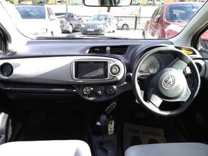 kibris-araba-com-kktc-araba-bayi-oto-galeri-satilik-arac-ilan-İkinci El 2011 Toyota  Vitz  1.3.